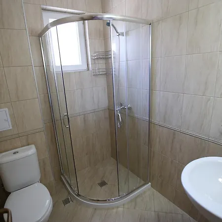In Rif 3 Szálloda 3*